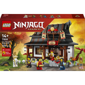 LEGO NINJAGO 71858 La Bottega delle Quattro Armi – 15° Anniversario, Casa Giocattolo con Minifigure e Carte da Collezione 14+