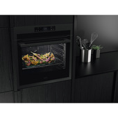 AEG Series 8000 BPE748380T Forno Serie 8000 AssistedCooking con pulizia pirolitica
