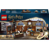 LEGO Harry Potter Castello di Hogwarts: Lezione di Incantesimi con 3 Minifigure e Funzione di levitazione, Giochi Bambini 8+
