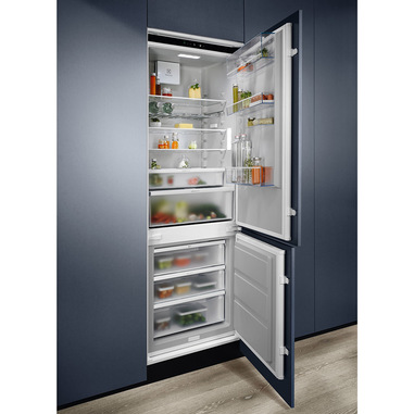 Electrolux LNG7TE75S Frigocongelatore Serie 700 GreenZone 710/696 188,4 cm