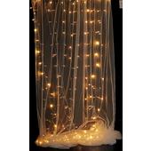 Regalo Tenda in organza bianca con 392 LED da interno (funzionamento a pila 3AA x 1,5V)