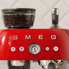Miniatura prodotto Smeg Macchina da Caffè Espresso Manuale con macinacaffè integrato 50's Style – Rosso LUCIDO – EGF03RDEU